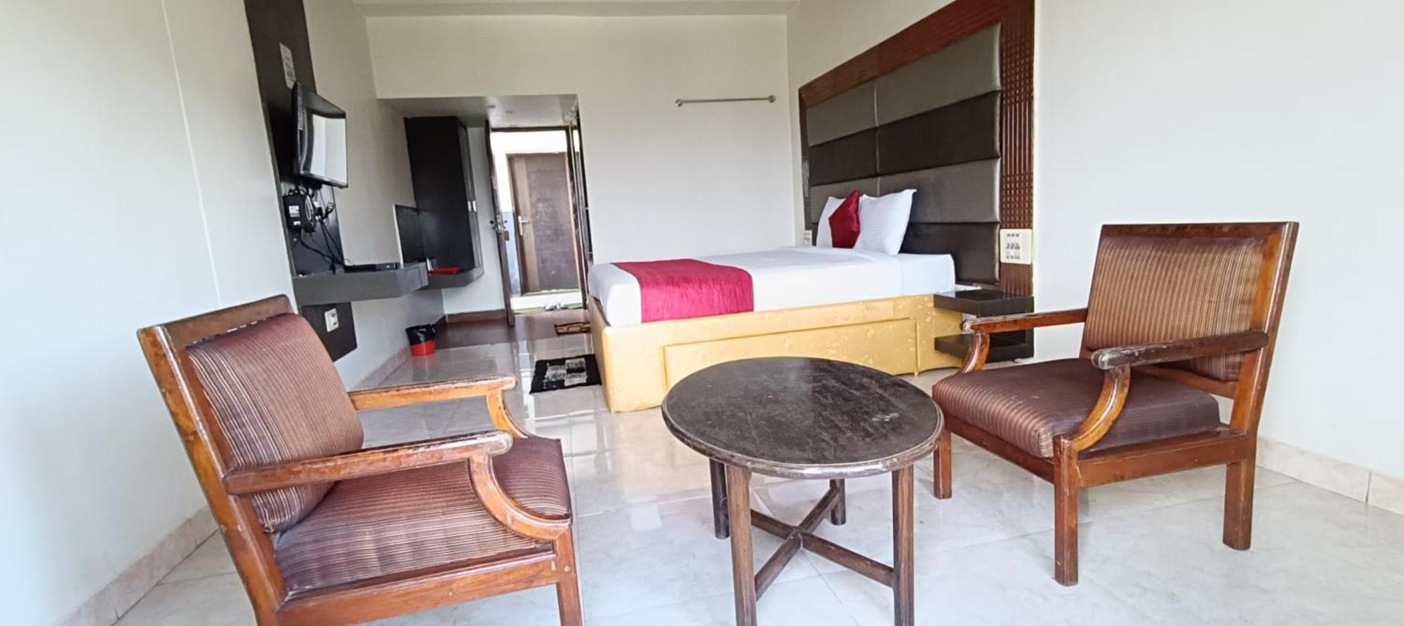 Hotel New Rajdarshan Madikeri Exteriör bild