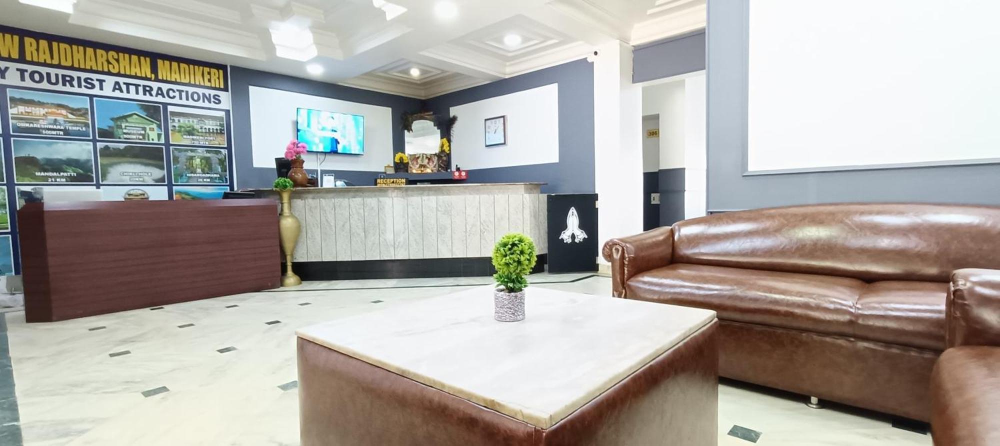Hotel New Rajdarshan Madikeri Exteriör bild
