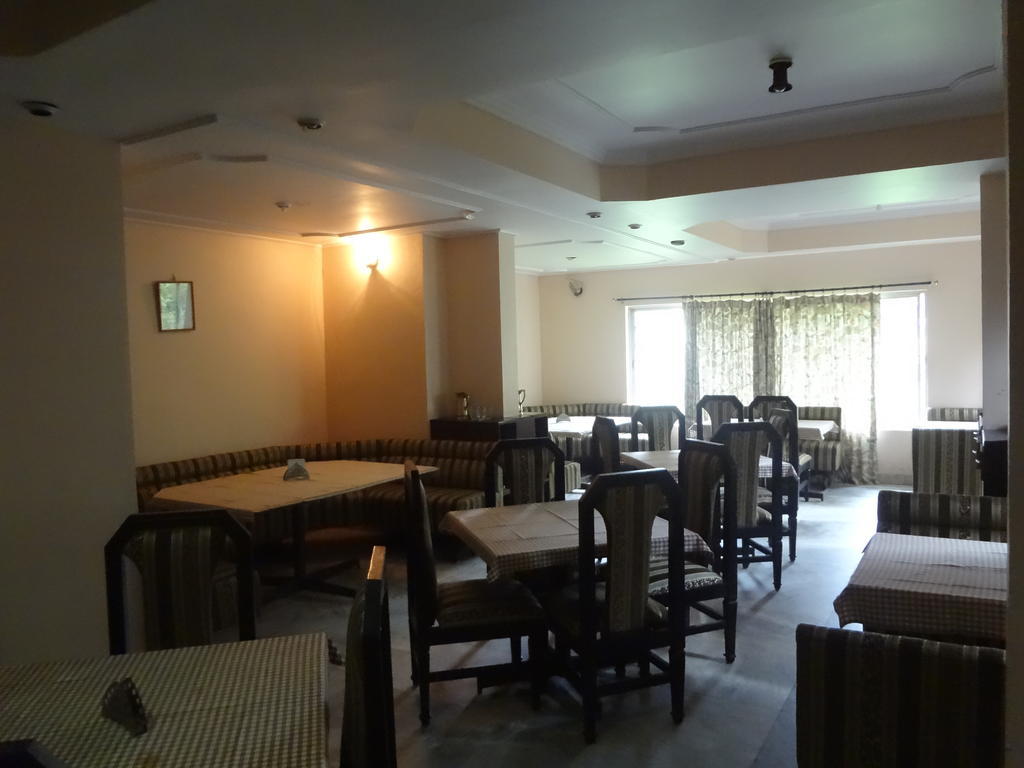 Hotel New Rajdarshan Madikeri Exteriör bild