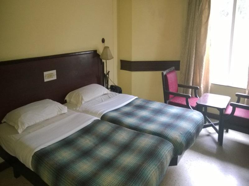 Hotel New Rajdarshan Madikeri Exteriör bild