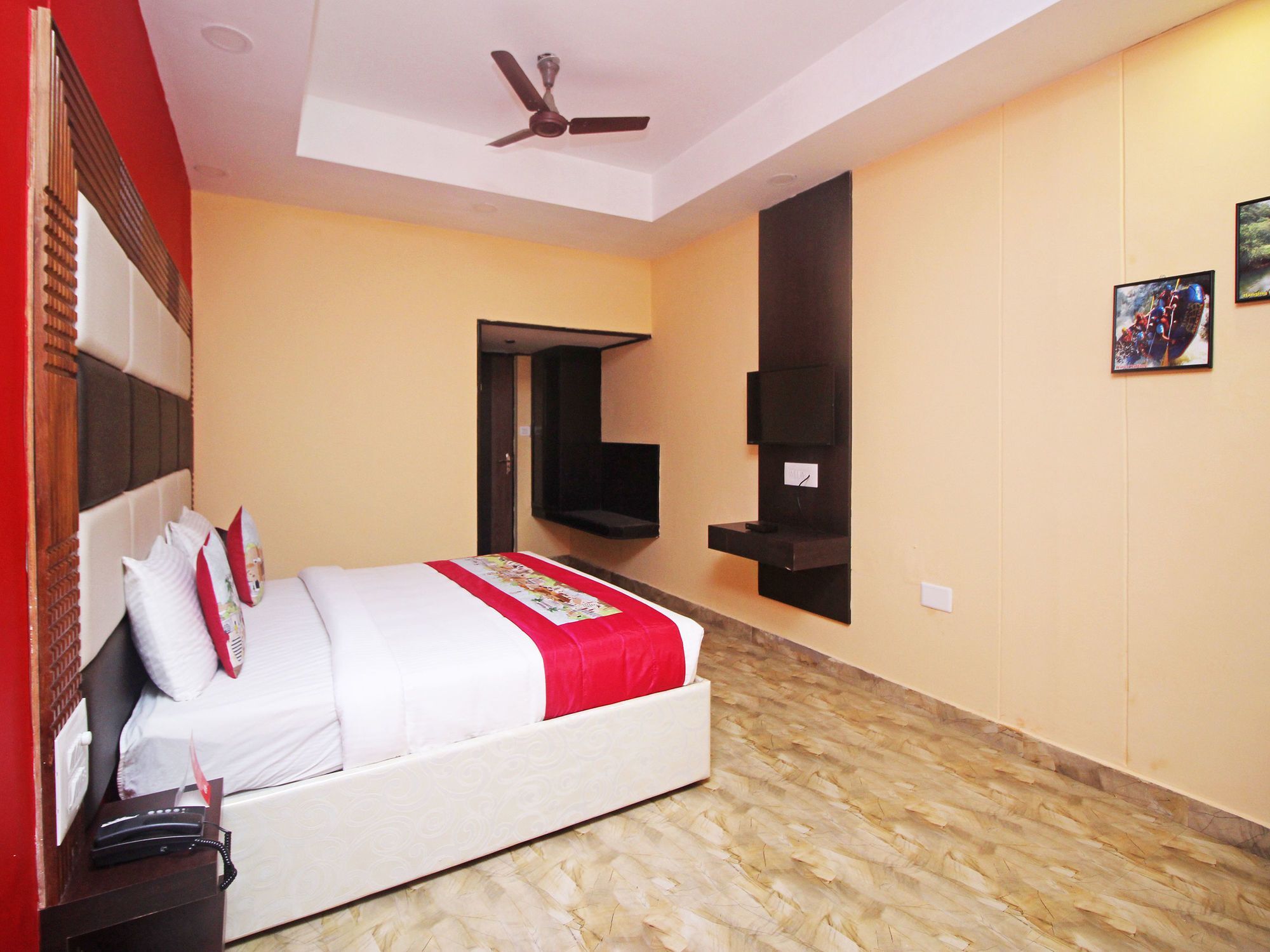 Hotel New Rajdarshan Madikeri Exteriör bild