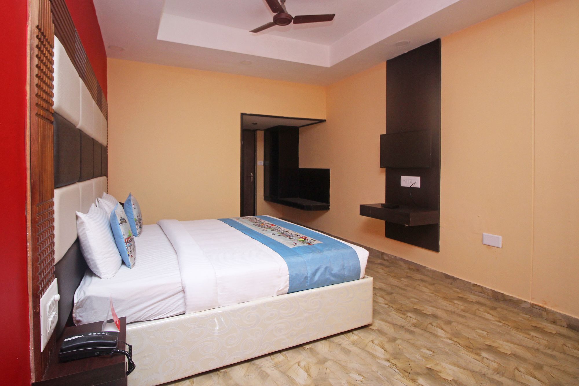 Hotel New Rajdarshan Madikeri Exteriör bild