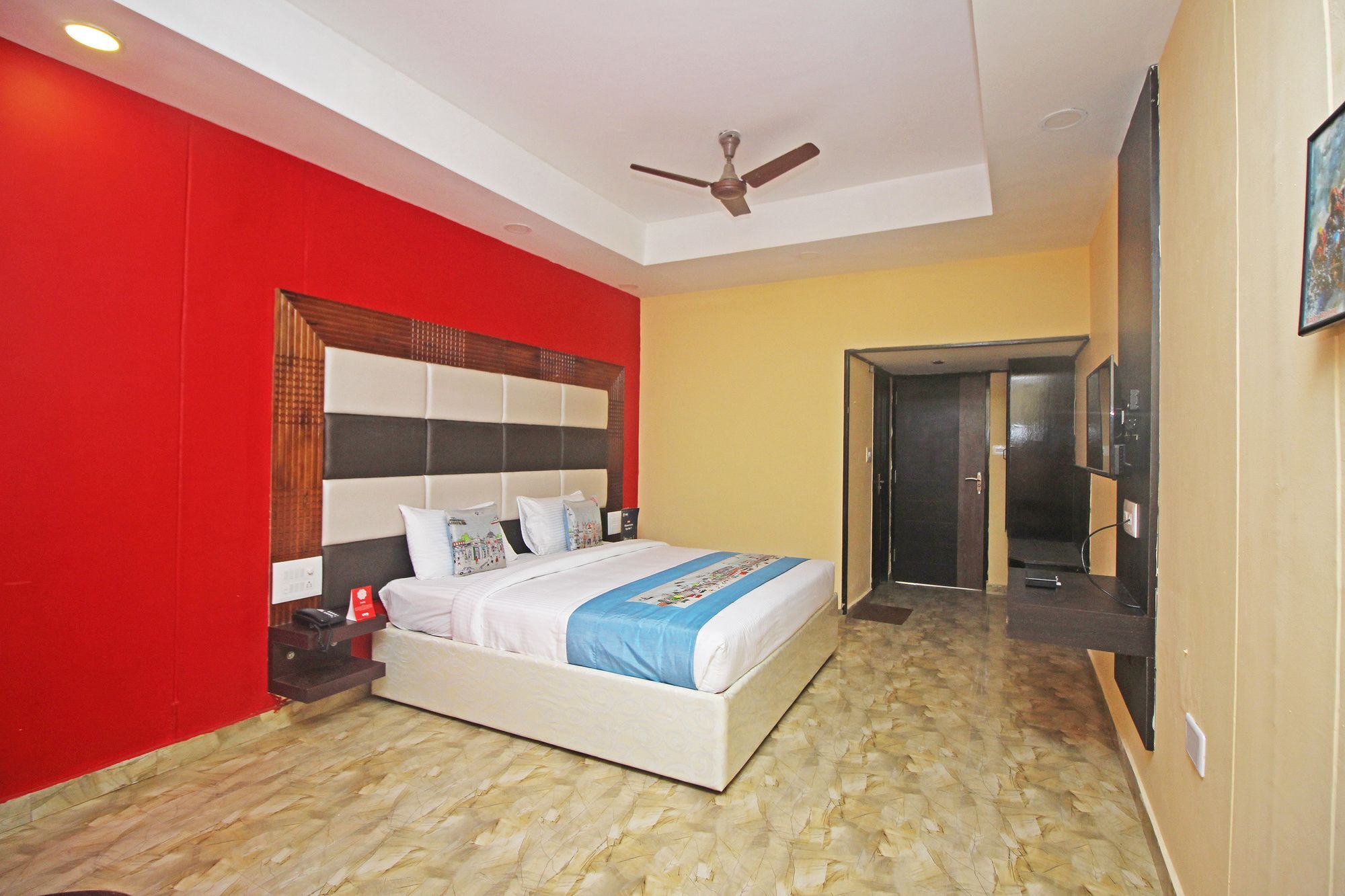 Hotel New Rajdarshan Madikeri Exteriör bild