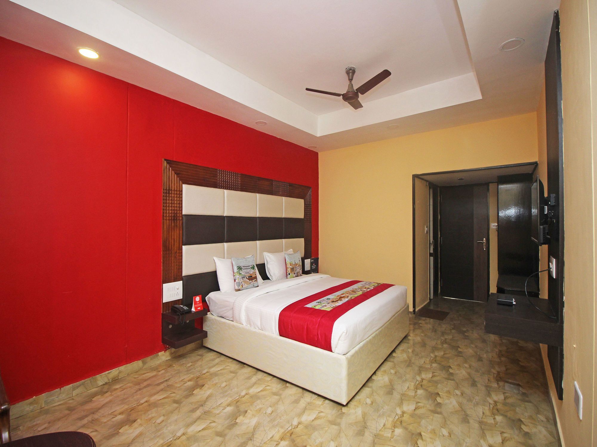 Hotel New Rajdarshan Madikeri Exteriör bild